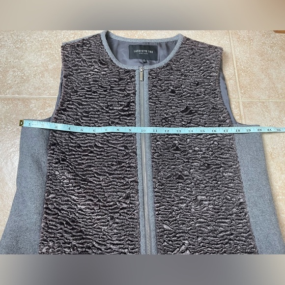 Lafayette 148 New York Gray Wool Blend Zip
Front Tamer Vest Faux Fur, Size M - Picture 6 of 12